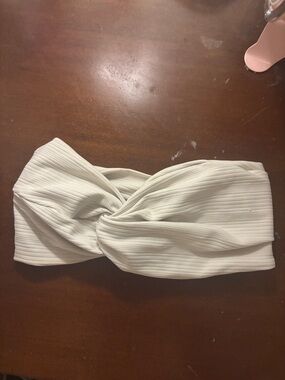 Lululemon Nulu Ribbed Twist Front Headband